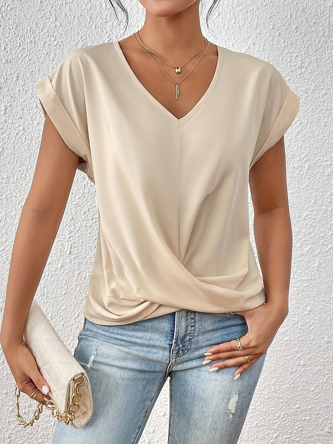 Betty | Casual T-Shirt With V Neckline