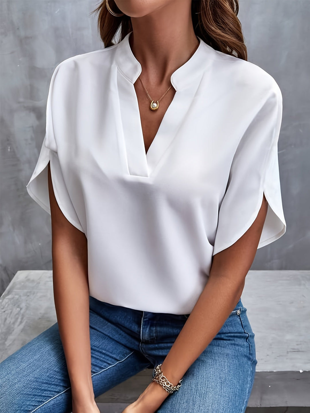 Carola | Light and Elegant Blouse